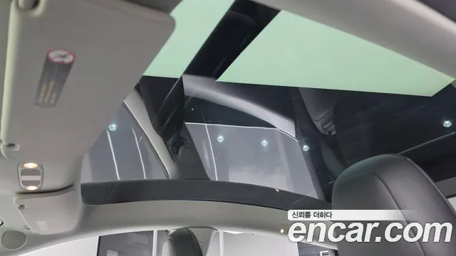 Tesla Model Y — Фото автомобиля 19