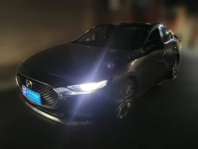 Фотография автомобиля — Mazda Axela