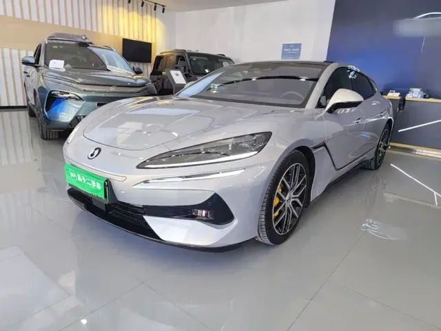Фотография автомобиля — Denza Z9GT