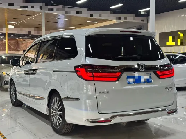 Honda Elysion — Фото автомобиля 7