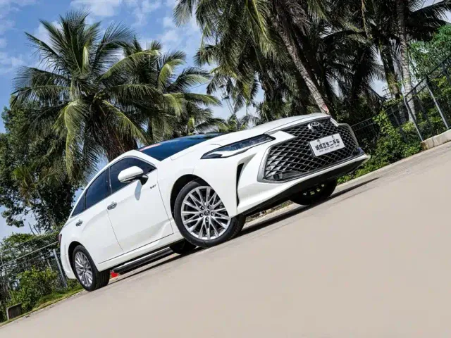 Toyota Avalon — Фото автомобиля 4
