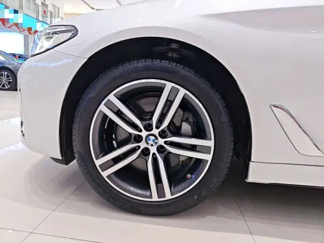 BMW 5 Series — Фото автомобиля 22