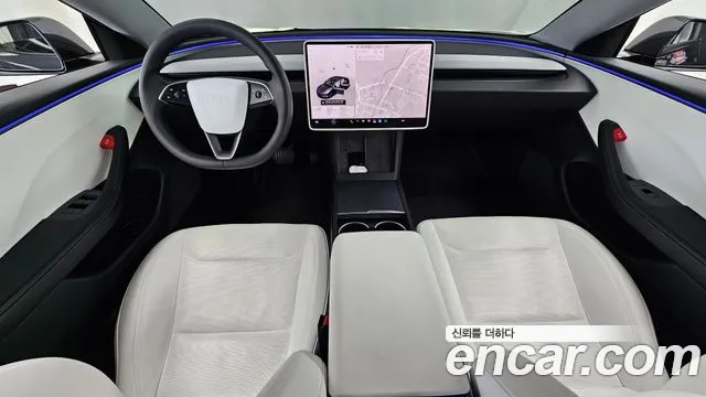 Tesla Model 3 — Фото автомобиля 10