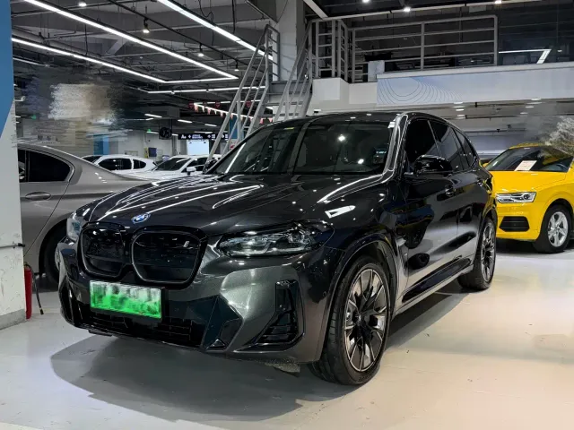 Фотография автомобиля — BMW iX3