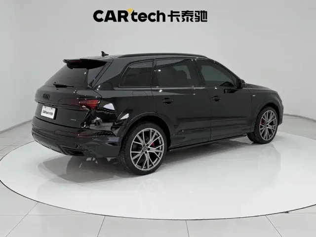 Audi Q7 — Фото автомобиля 5