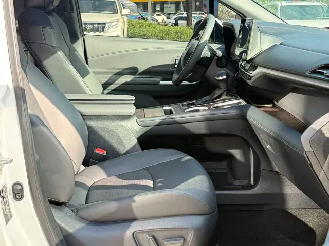 Toyota Granvia — Фото автомобиля 8