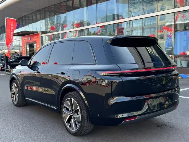 Li Auto L8 — Фото автомобиля 6