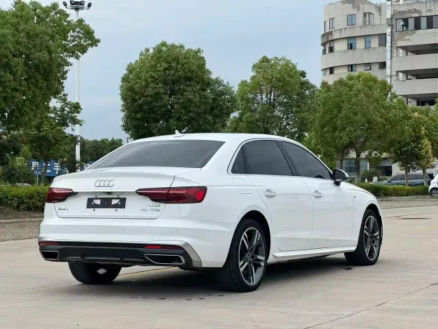 Audi A4L — Фото автомобиля 7