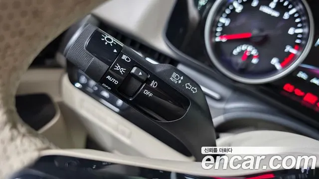 Kia Canival Carnival 4 поколение Бензин 9 мест Prestige — Фото автомобиля 18
