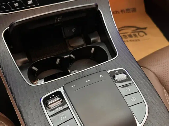 Mercedes-Benz E-Class — Фото автомобиля 17