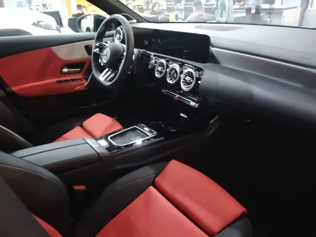 Mercedes-Benz A-Class AMG — Фото автомобиля 8