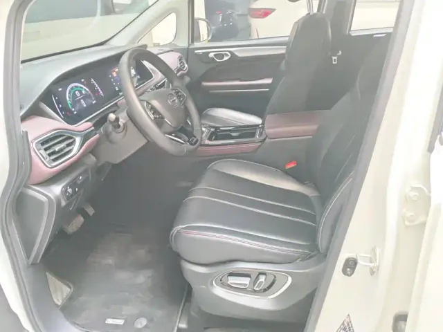GAC Trumpchi M6 — Фото автомобиля 9