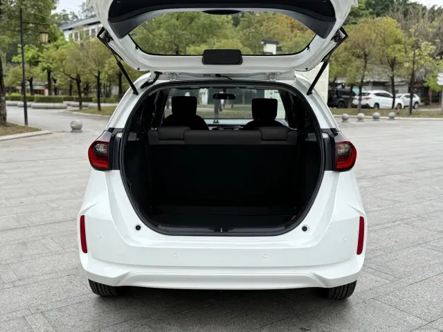 Honda Fit — Фото автомобиля 18