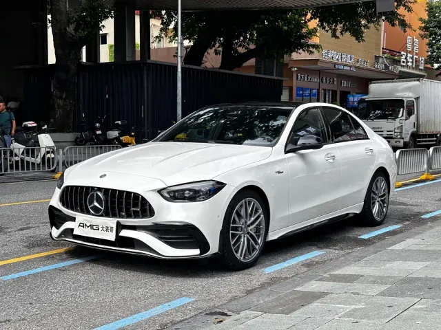 Фотография автомобиля — Mercedes-Benz C-Class AMG