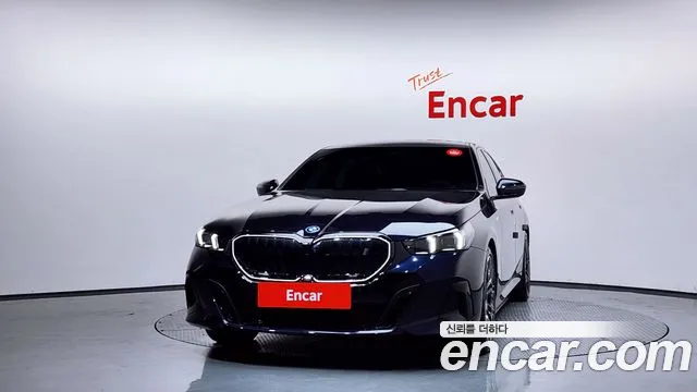 BMW i5 G60 — Фото автомобиля 3