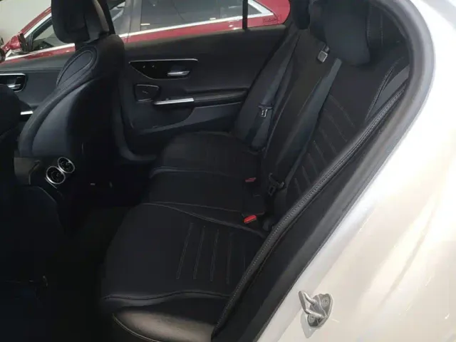 Mercedes-Benz C-Class — Фото автомобиля 16