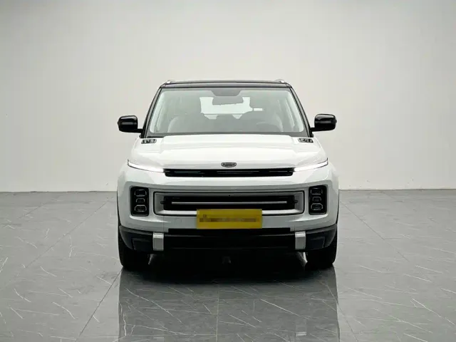 Geely ICON — Фото автомобиля 2