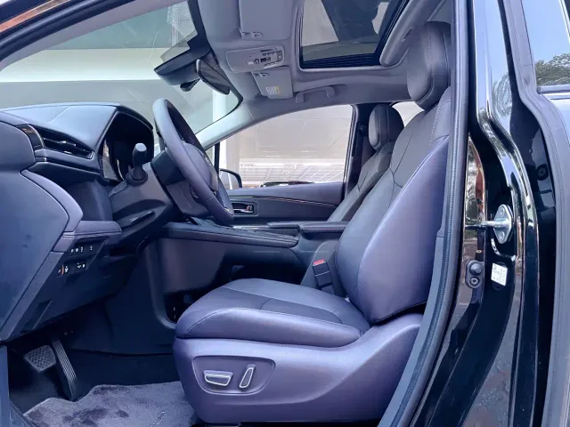 Toyota Sienna — Фото автомобиля 6