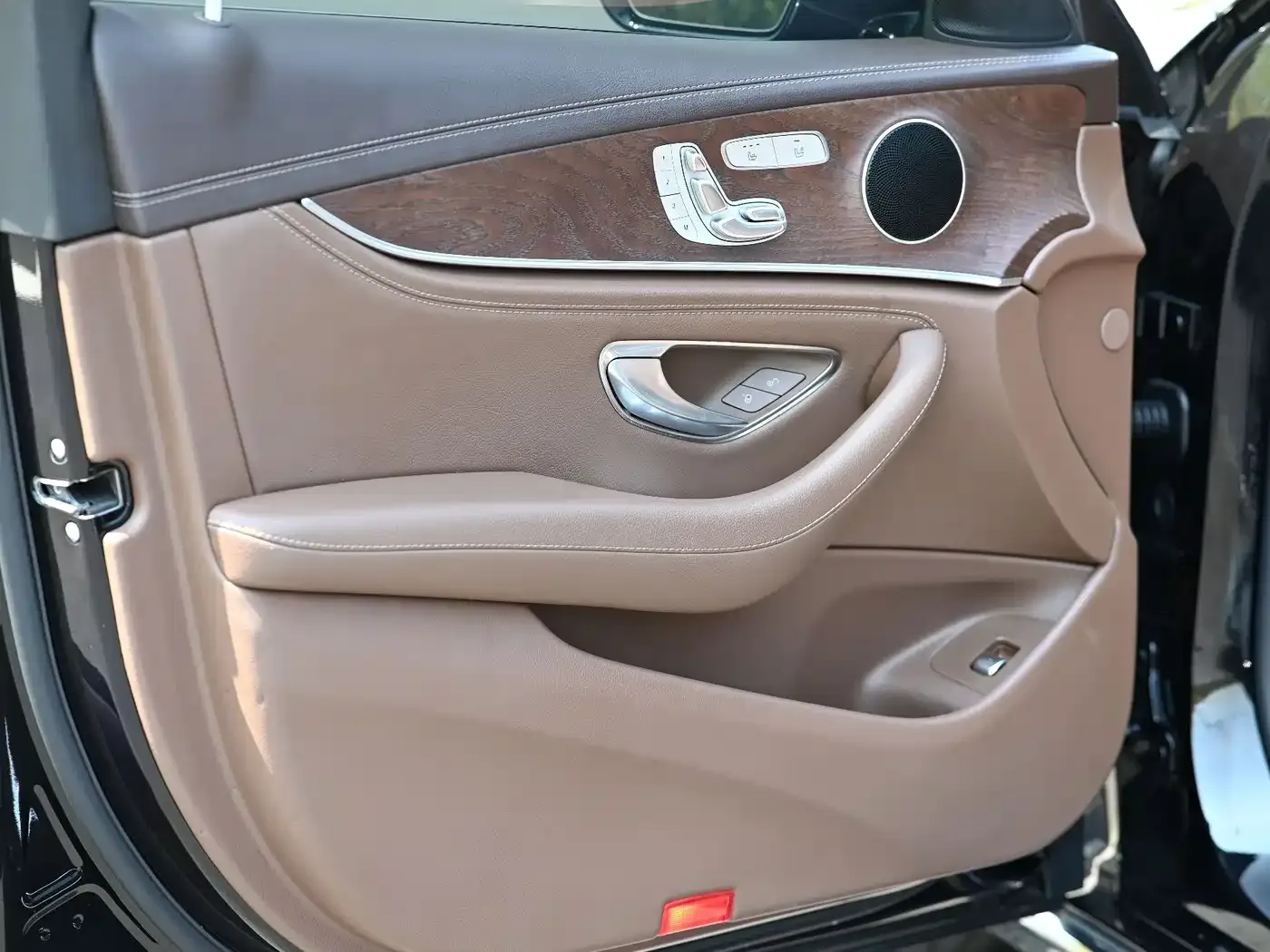 Mercedes-Benz Mercedes-Benz E-Class 2023 E 300 L Fashion — Фото автомобиля 10