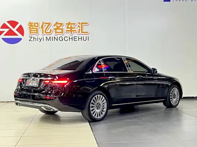 Mercedes-Benz E-Class — Фото автомобиля 11
