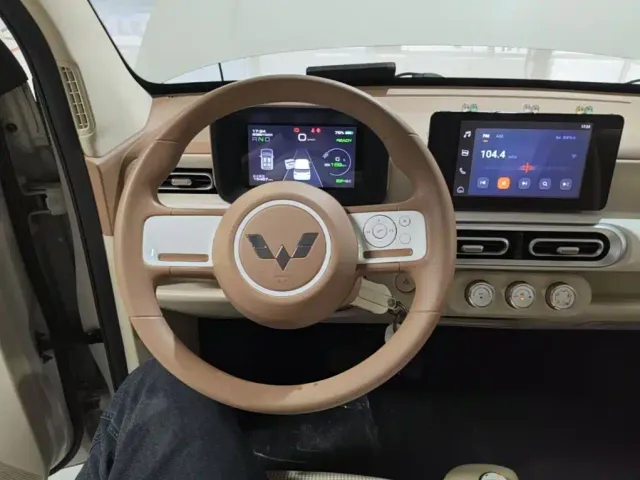 Wuling Hongguang Mini EV — Фото автомобиля 10