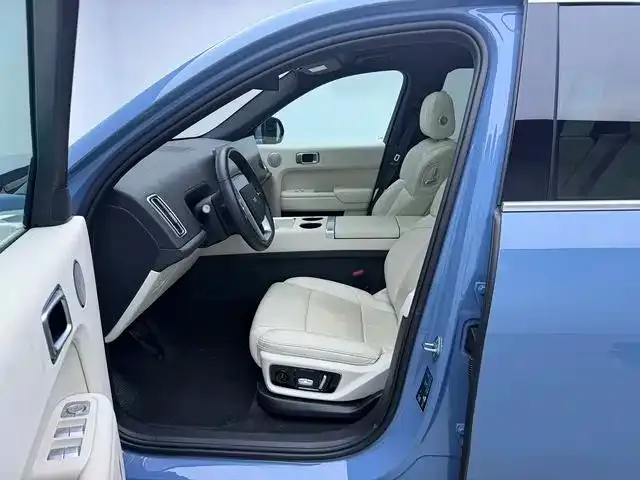 Li Auto L7 — Фото автомобиля 16
