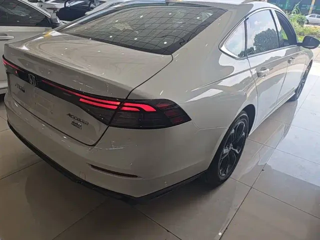 Honda Accord — Фото автомобиля 6