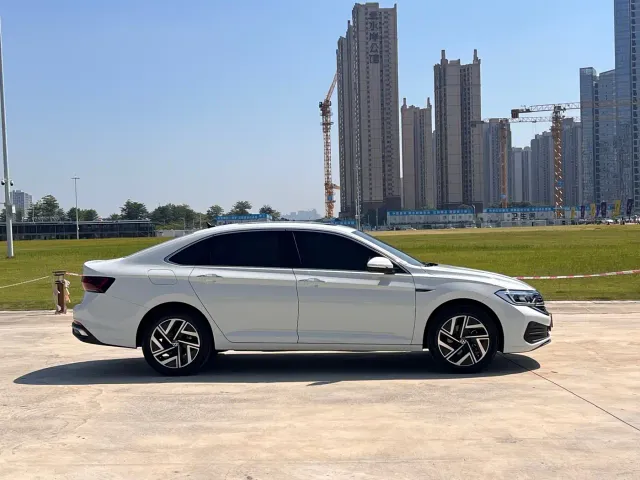 Volkswagen Sagitar — Фото автомобиля 7