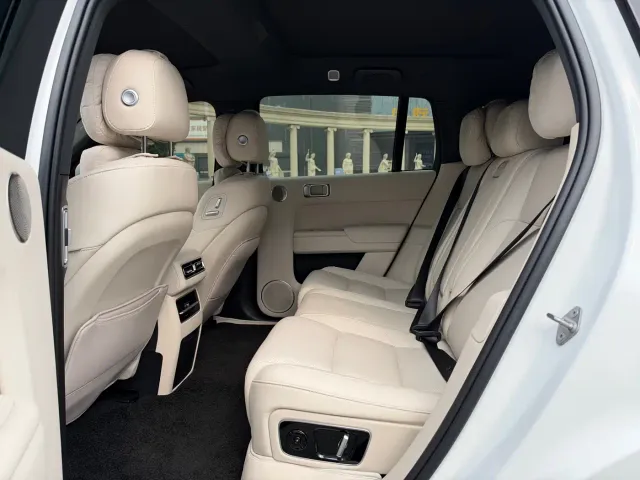 Li Auto L7 — Фото автомобиля 5