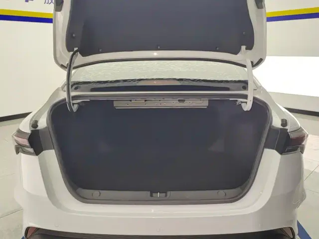 Geely Binrui — Фото автомобиля 4
