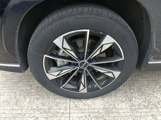 Roewe RX5 — Фото автомобиля 22