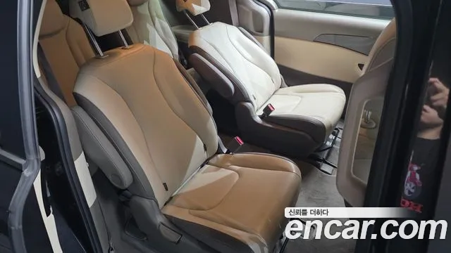 Kia Canival Carnival 4 поколение Бензин 9 мест Prestige — Фото автомобиля 11