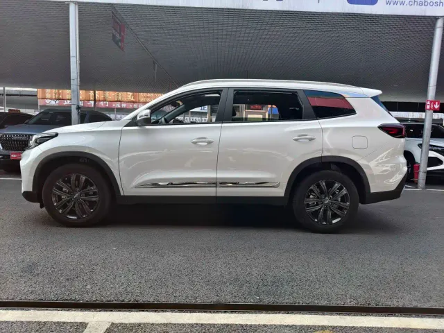 Chery Tiggo 8 — Фото автомобиля 5