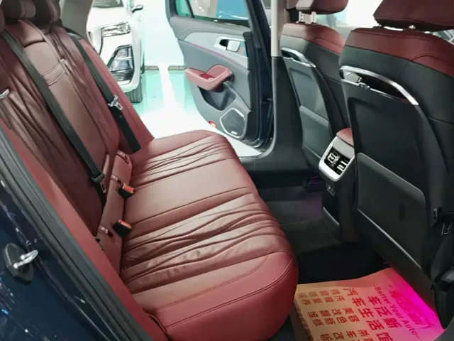 Hongqi H5 — Фото автомобиля 9