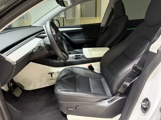 Tesla Model Y — Фото автомобиля 5