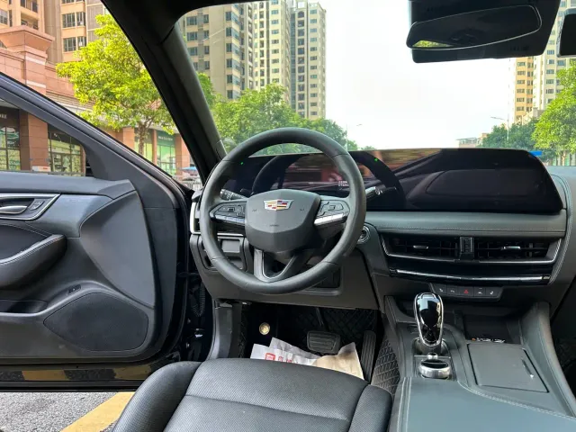 Cadillac CT5 — Фото автомобиля 10