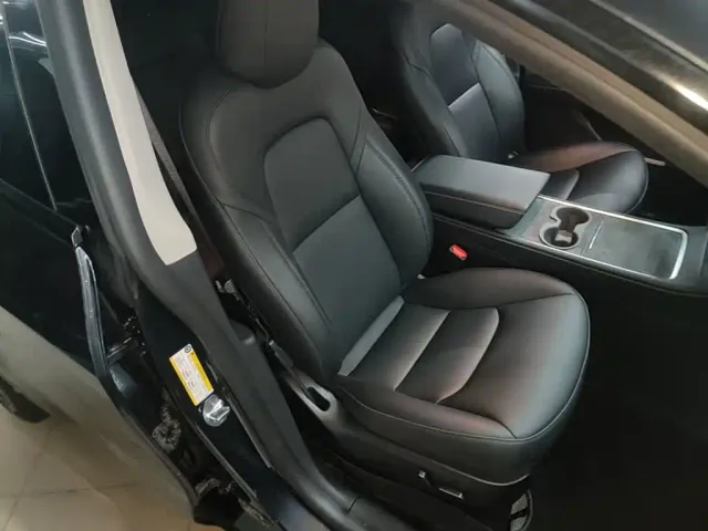 Tesla Model Y — Фото автомобиля 24