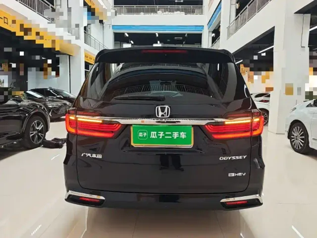 Honda Odyssey — Фото автомобиля 5
