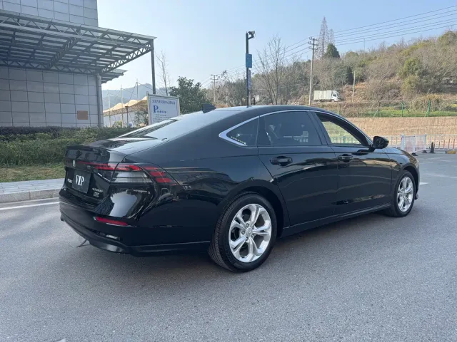 Honda Accord — Фото автомобиля 5