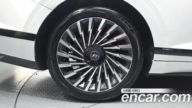 Hyundai Grandeur Grandeur (GN7) 2.5 Бензин 2WD — Фото автомобиля 5