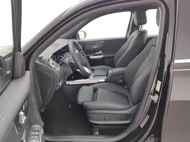 Mercedes-Benz GLB-Class — Фото автомобиля 10