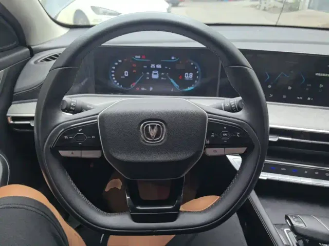 Changan Eado — Фото автомобиля 10