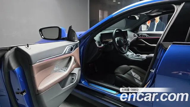 BMW i4 — Фото автомобиля 9