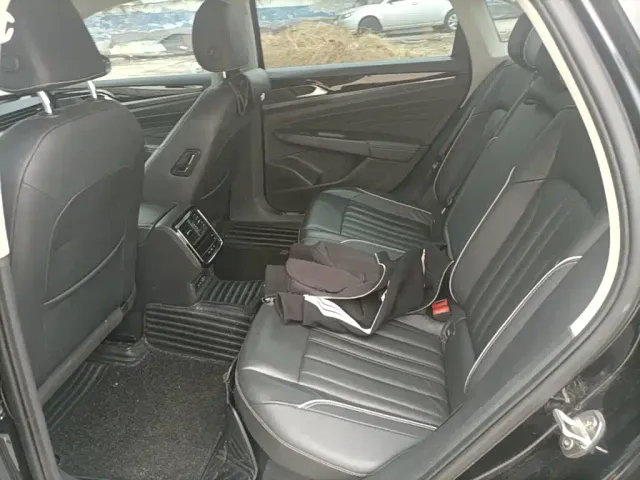 Volkswagen Passat — Фото автомобиля 16