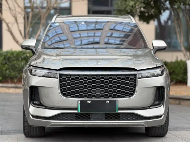 Li Auto ONE — Фото автомобиля 2