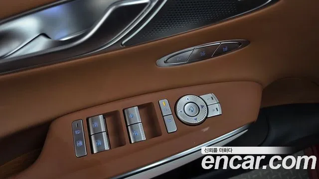 Genesis GV70 — Фото автомобиля 29