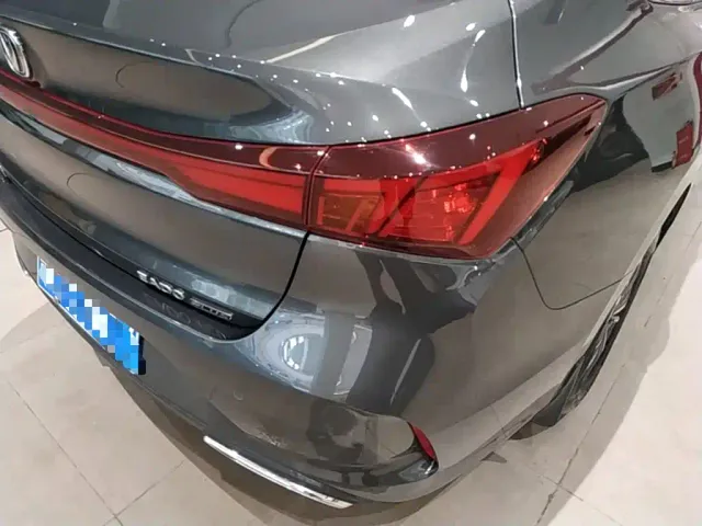 Changan Eado — Фото автомобиля 7