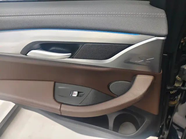 BMW iX3 — Фото автомобиля 10
