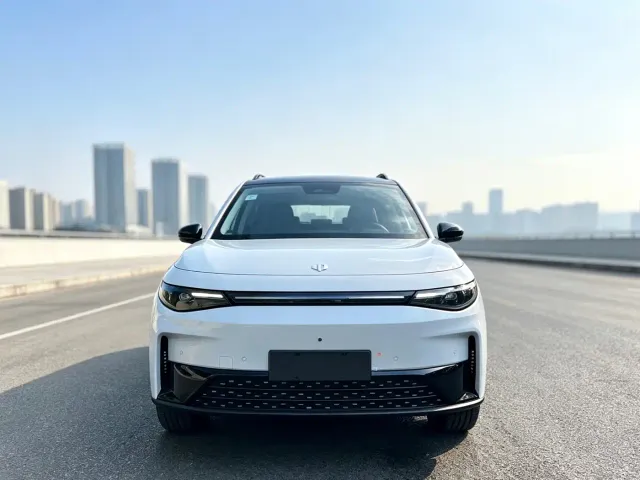 Фотография автомобиля — Leapmotor C16
