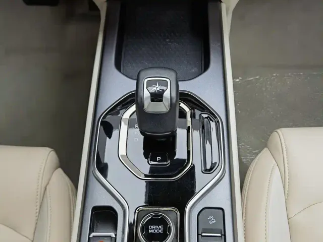 Geely ICON — Фото автомобиля 13